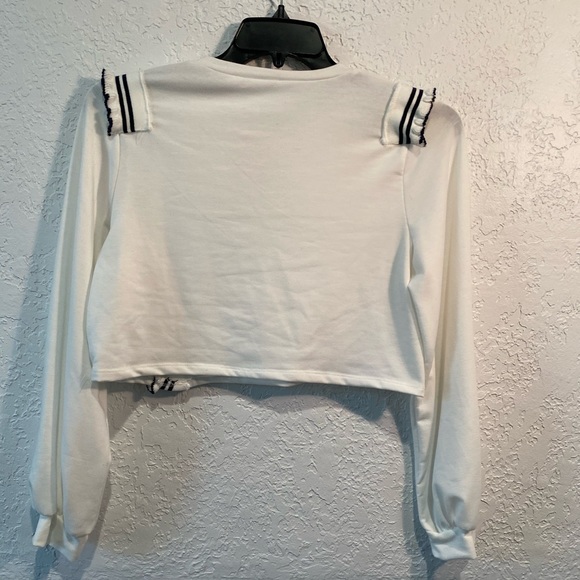 NWT Ruffle top 🔸 - Picture 2 of 2